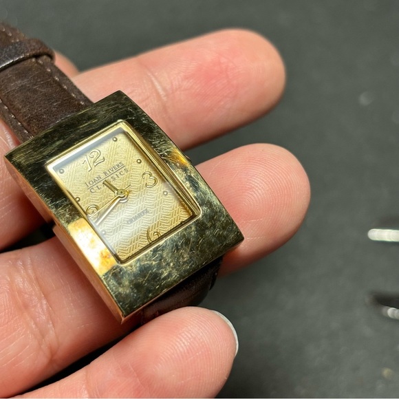 joan rivers classic Ladies Watch Quartz Gold Tone Working With New Battery - Picture 7 of 13